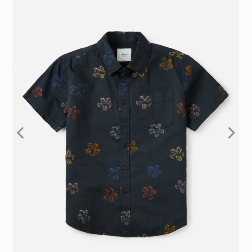 New with tags Men’s Katin Dreamboat Hawaiian shirt. Size small. Black wash color